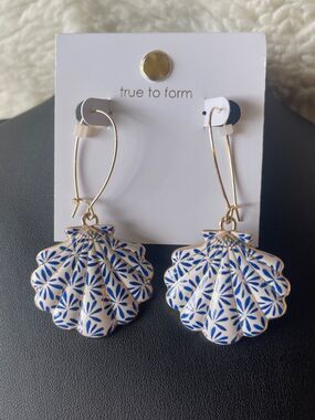 True to Form Blue & White Shell Drop Earrings with navy blue design